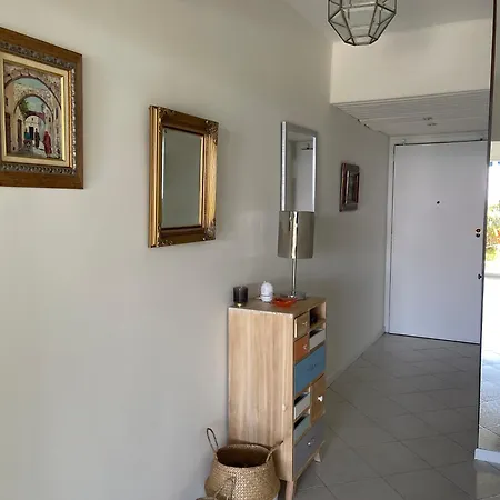 Le Pamela Face A La *