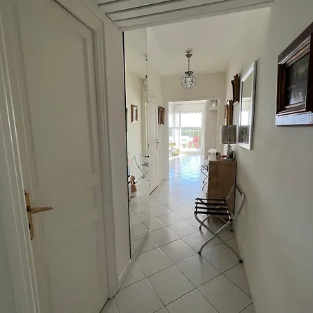 Le Pamela Face A La * Menton