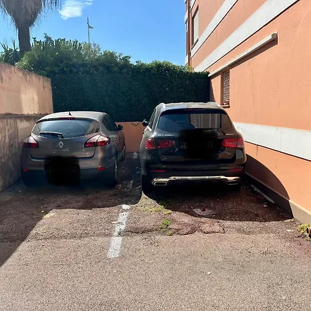 Le Pamela Face A La *