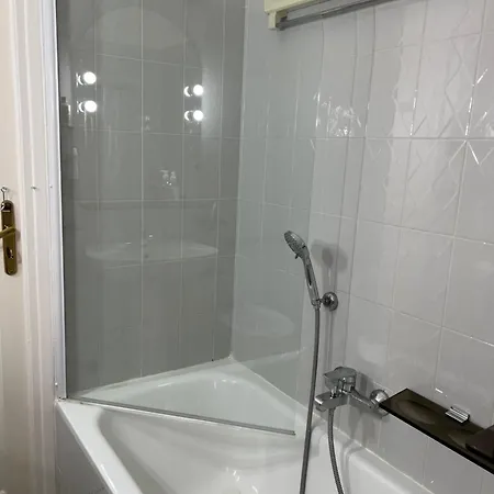 Le Pamela Face A La 公寓 *