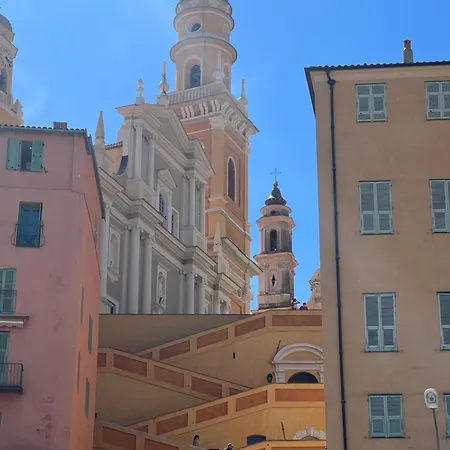 Le Pamela Face A La 芒通