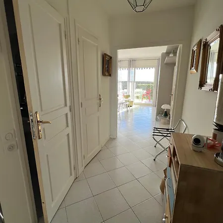 Le Pamela Face A La * 芒通